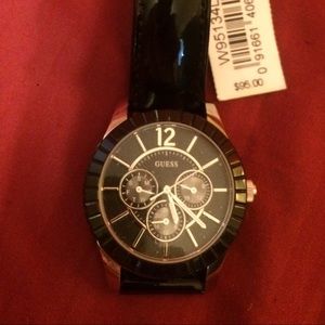 NWT GUESS LADIES WATCH
